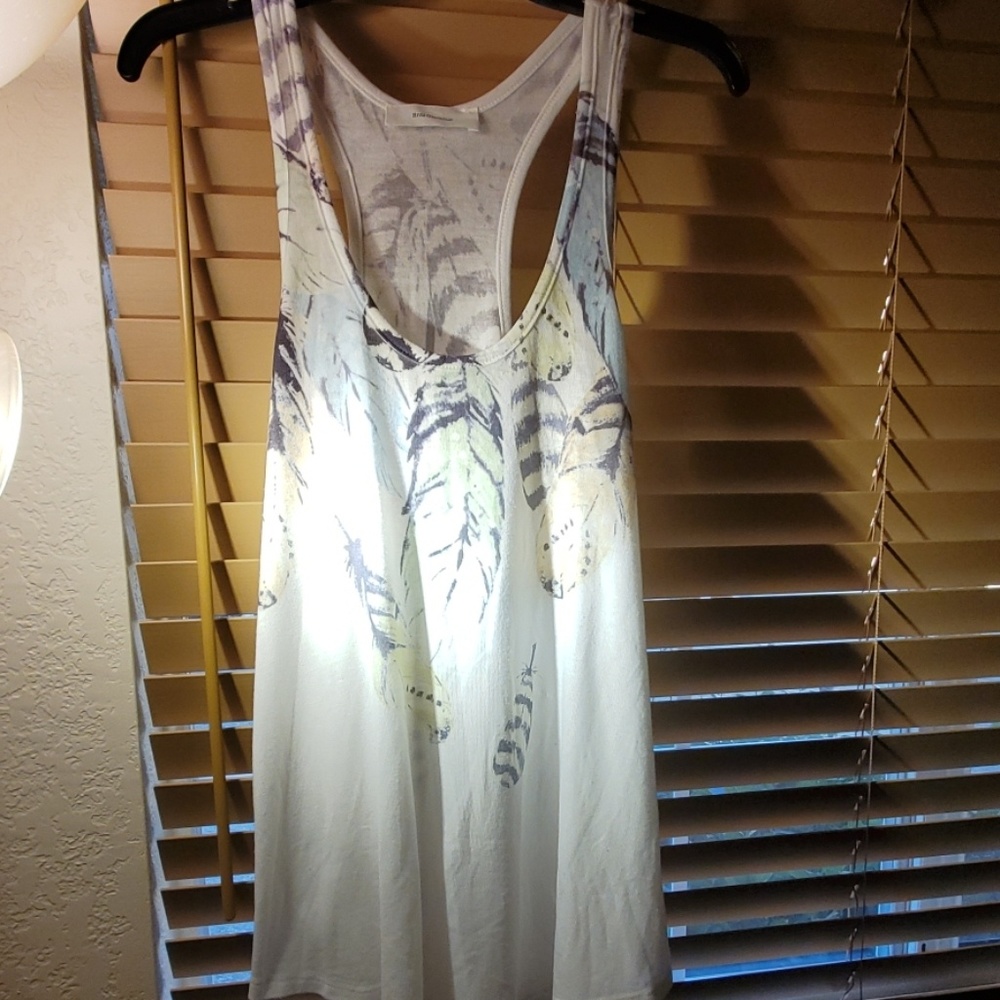 Tank top with feather print